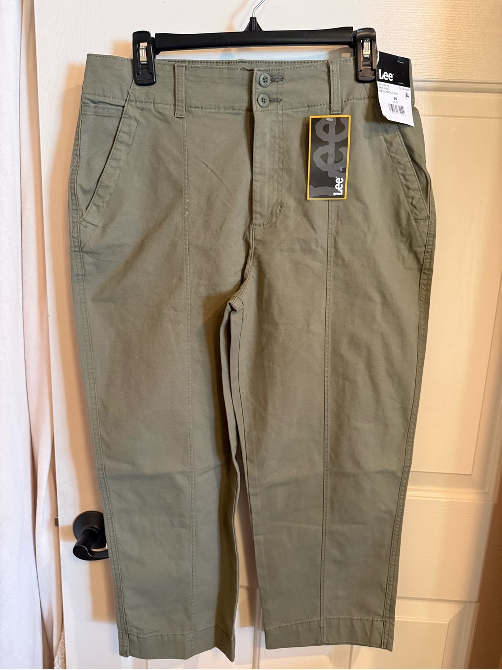 Lee Women's Olive Green mercantile green 23 inch Capris